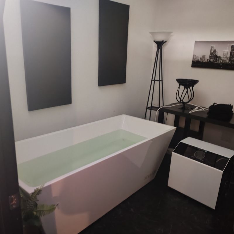Houston Gym - Cold Plunge Recovery